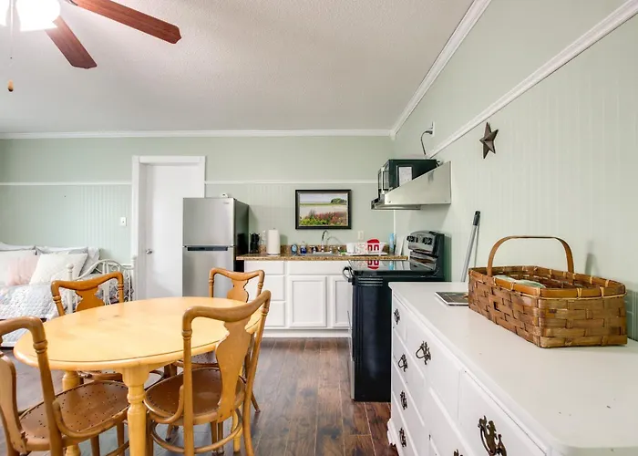 Comfy, Freshly Remodeled Near Temple Nauvoo