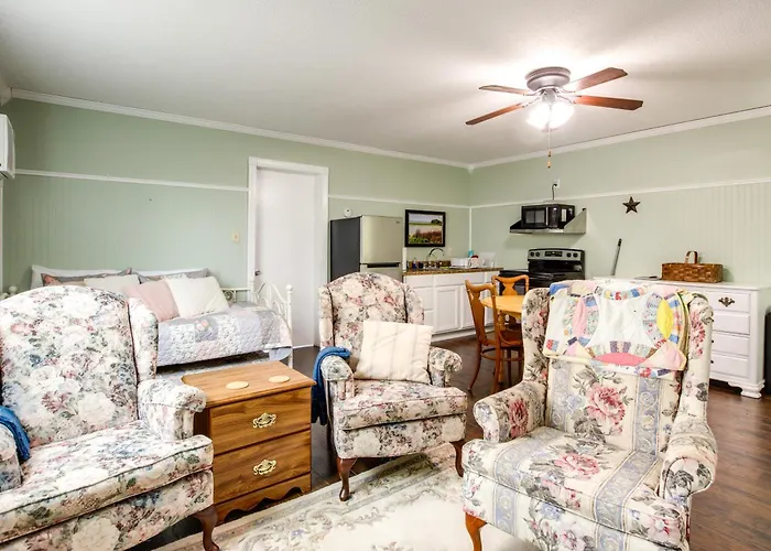 Comfy, Freshly Remodeled Near Temple Nauvoo