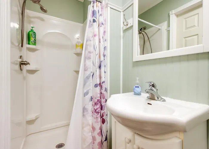 Comfy, Freshly Remodeled Near Temple