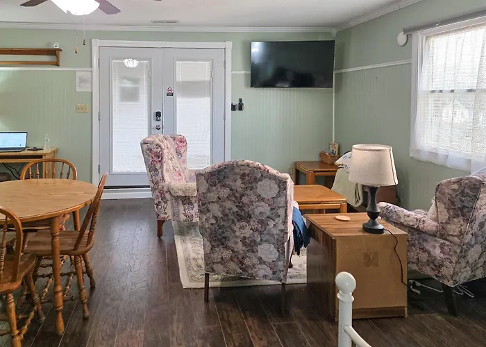 Comfy, Freshly Remodeled Near Temple