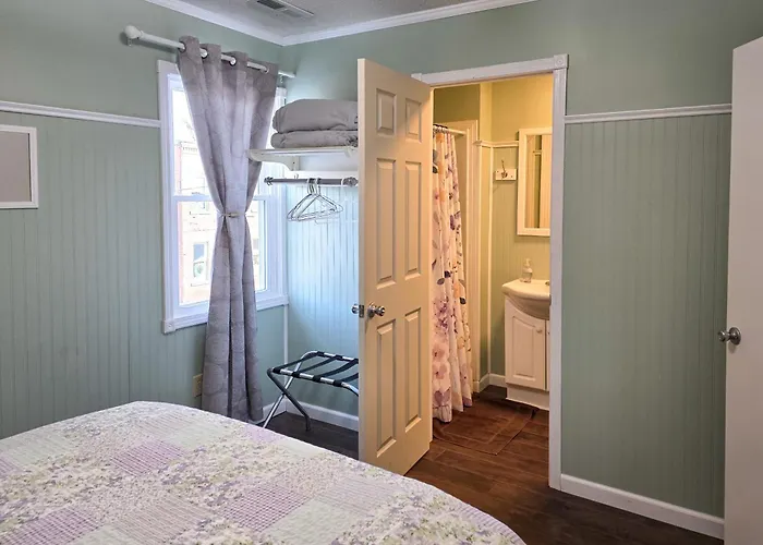 Comfy, Freshly Remodeled Near Temple Nauvoo
